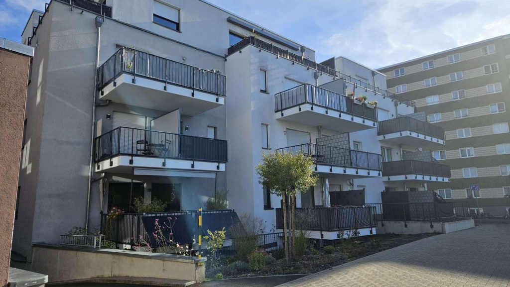 Hausansicht| Balkonseite