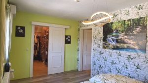 Schlafzimmer mit begeh.Schrank