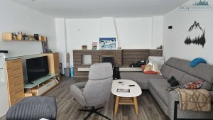 Wohnzimmer mit Kamin
