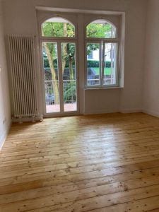 Schlafzimmer mit Balkon