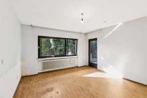 Schlafzimmer mit Zugang zur Terrasse