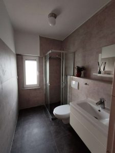 Tageslichtduschbad
