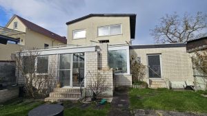 Haus Gartenansicht